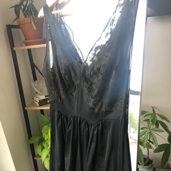 Vintage Black Lace Slip Small/Medium - Picture 1 of 6
